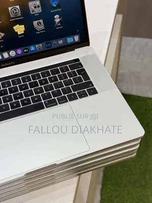 New Apple MacBook Pro 2017 16GB Intel Core I7 SSD 512GB