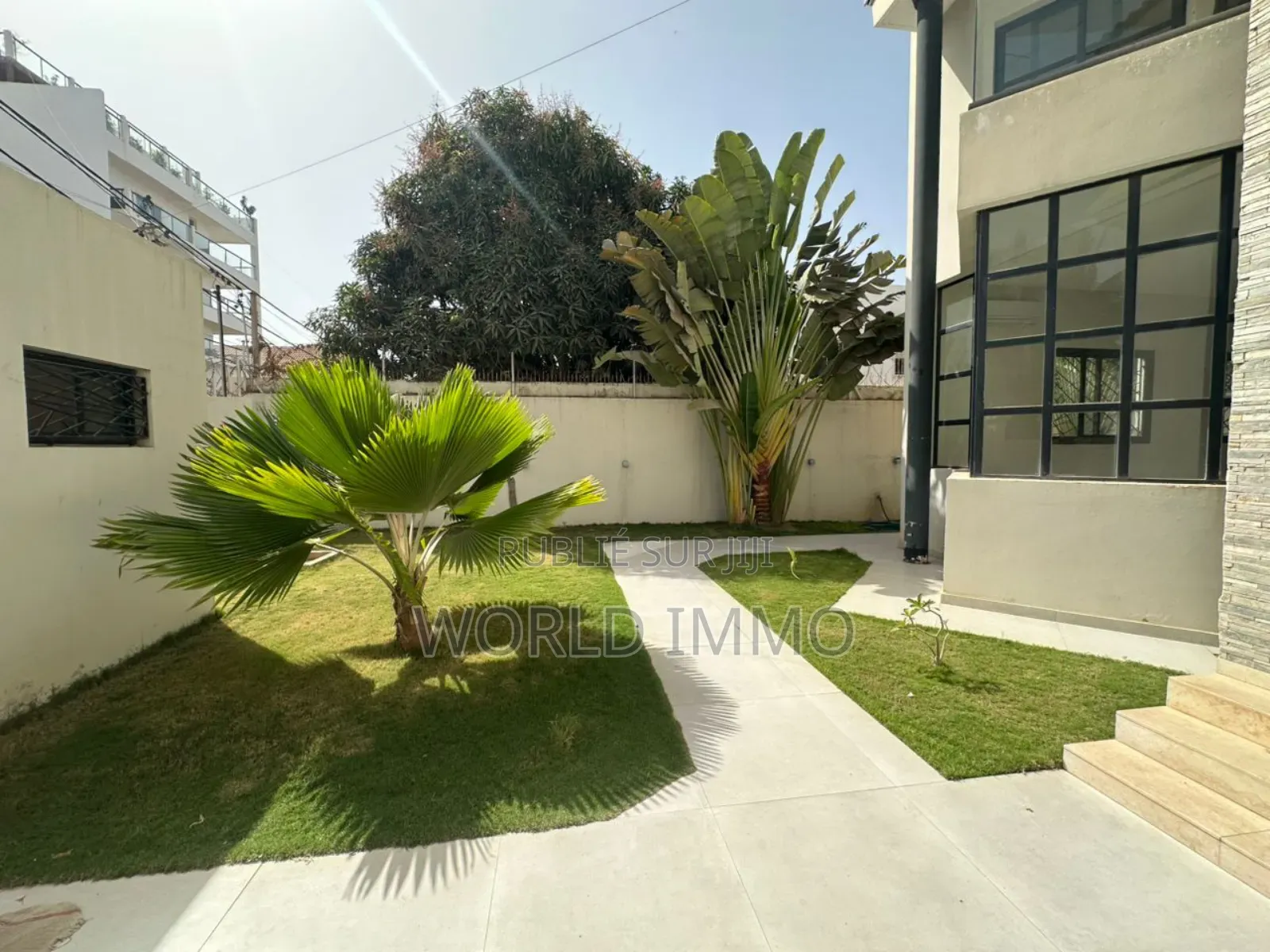 5chbre Villa dans L'Espace, Almadies à Louer