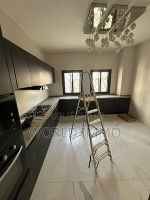 5chbre Villa dans L'Espace, Almadies à Louer