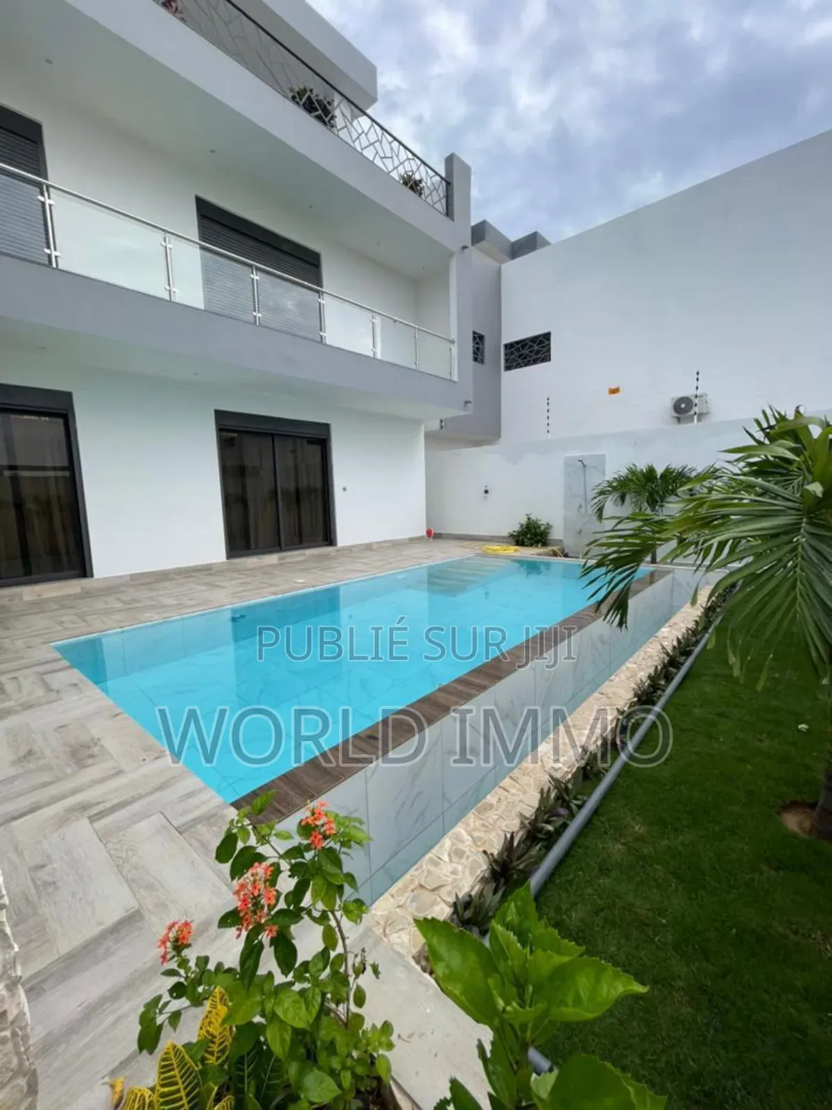 5chbre Villa dans L'Espace, Almadies à Louer