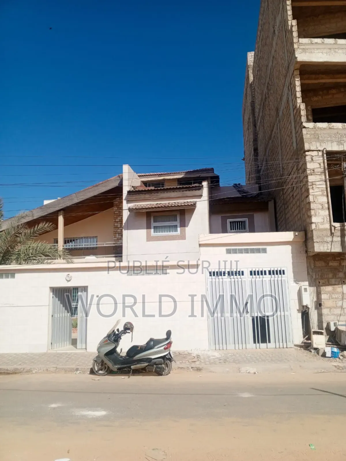 Furnished 6chbre Villa dans Lavallière, Sindia à Vendre