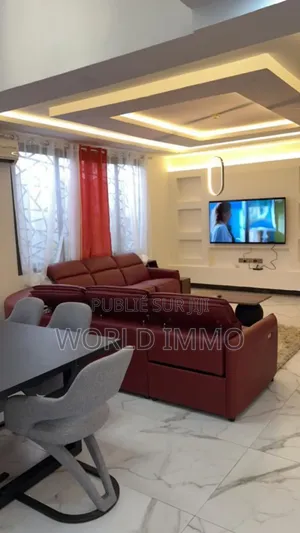 Furnished 6chbre Villa dans Lavallière, Sindia à Vendre