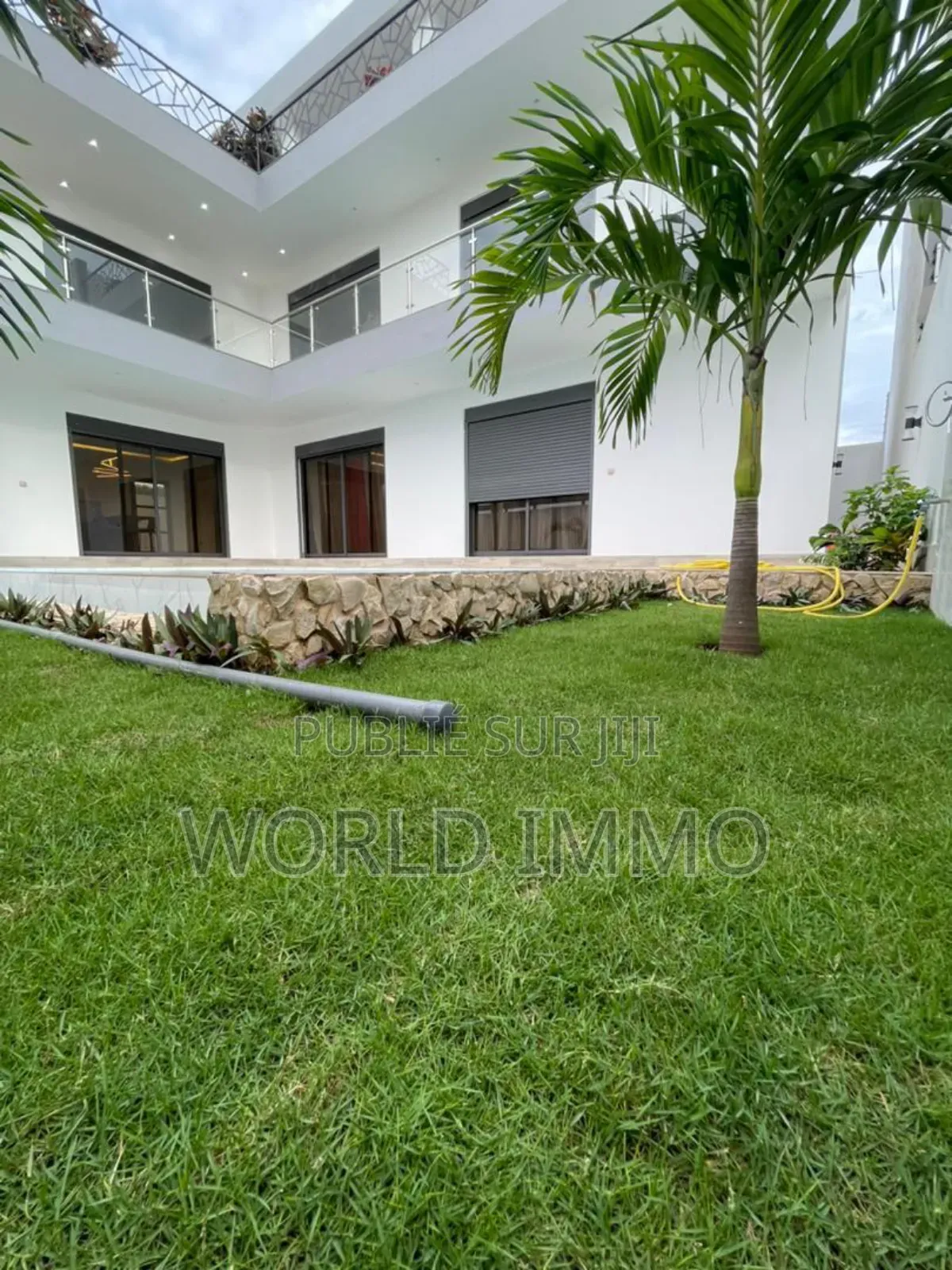 Furnished 6chbre Villa dans Lavallière, Sindia à Vendre