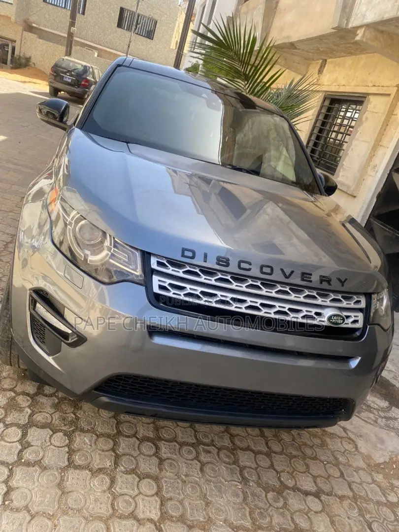 Land Rover Discovery SE 4x4 2017 Gris