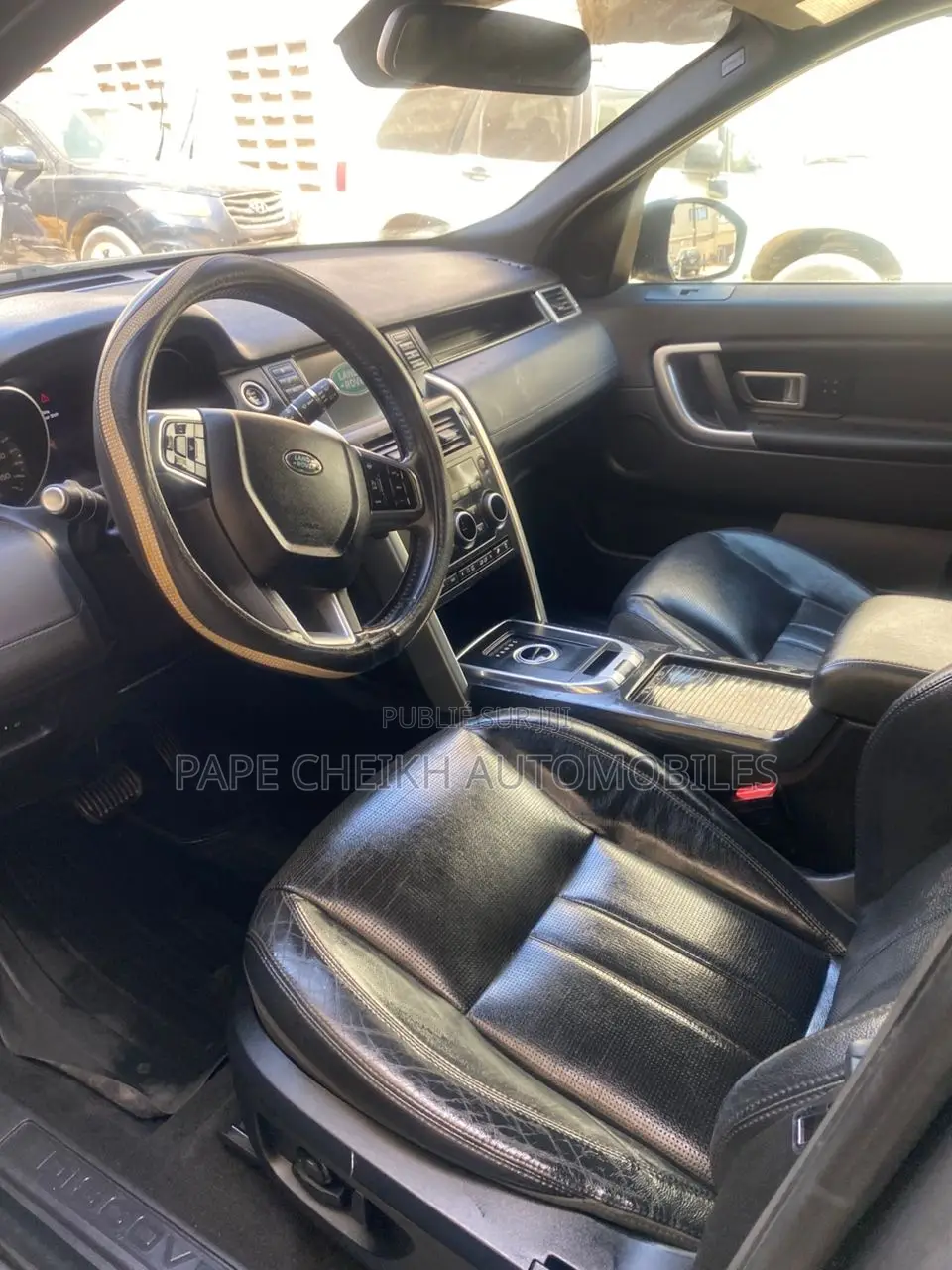 Land Rover Discovery SE 4x4 2017 Gris