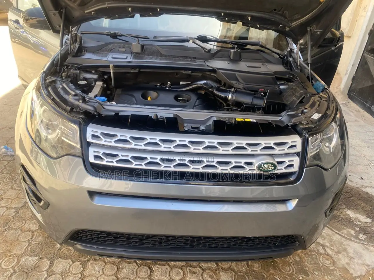 Land Rover Discovery SE 4x4 2017 Gris