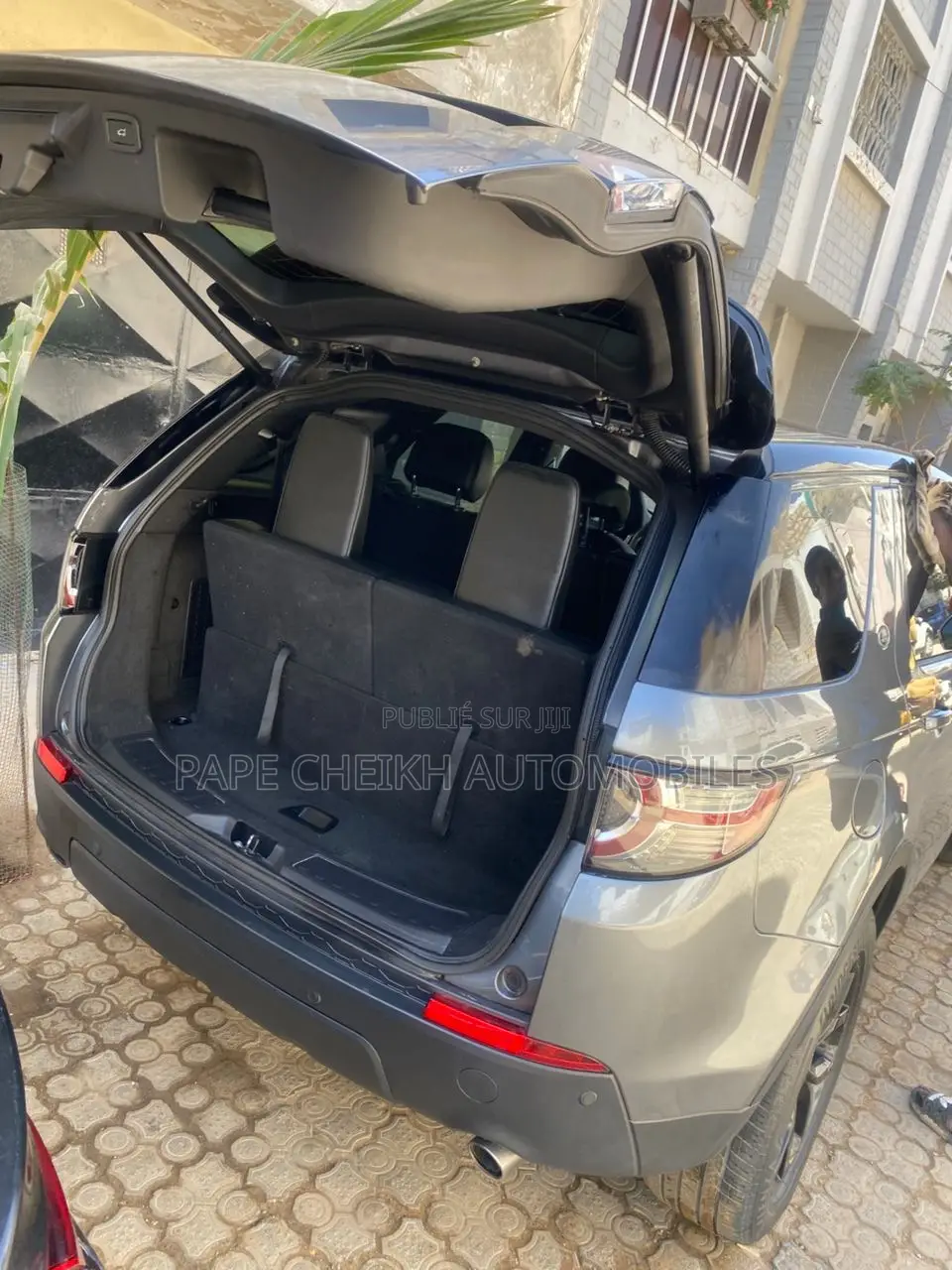 Land Rover Discovery SE 4x4 2017 Gris