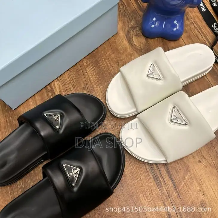 Sandales Prada Disponible Pointure ,40,41,42,43,44,45,