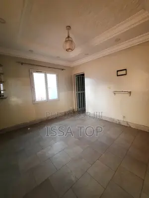 1chbre Appartement dans Patte d'Oie à Louer