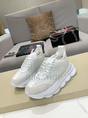 Photo - Versace Authentique All White Disponible 40,41,42,43,44,45