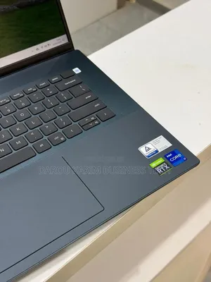 New Dell Inspiron 16 5620 16GB Intel Core I7 SSD 512GB