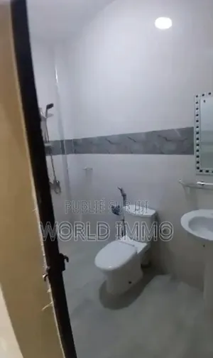 3chbre Appartement dans Le Luxe, Ouakam à Louer