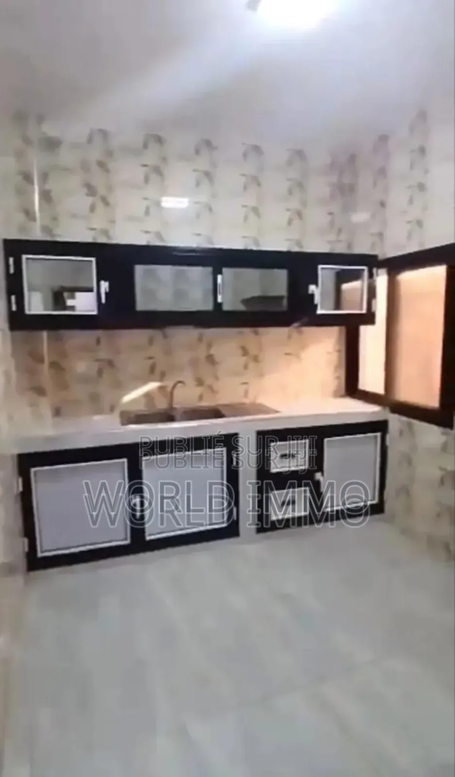 3chbre Appartement dans Le Luxe, Ouakam à Louer