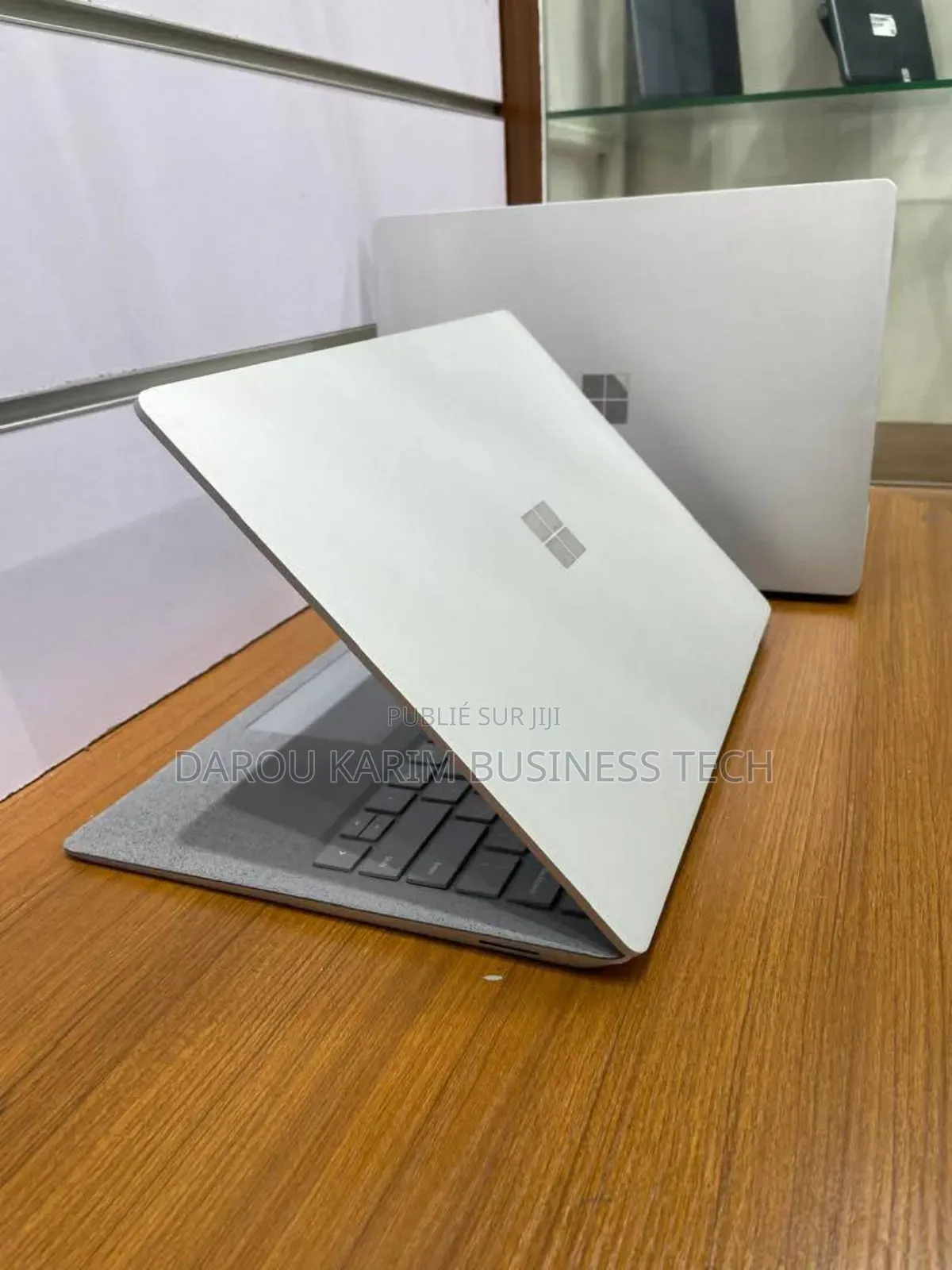 New Microsoft Surface Laptop 2 8GB Intel Core I5 SSD 256GB