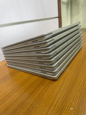 New Microsoft Surface Laptop 2 8GB Intel Core I5 SSD 256GB