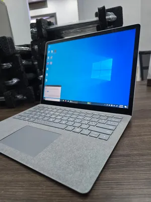 New Microsoft Surface Laptop 2 16GB Intel Core I7 SSD 512GB