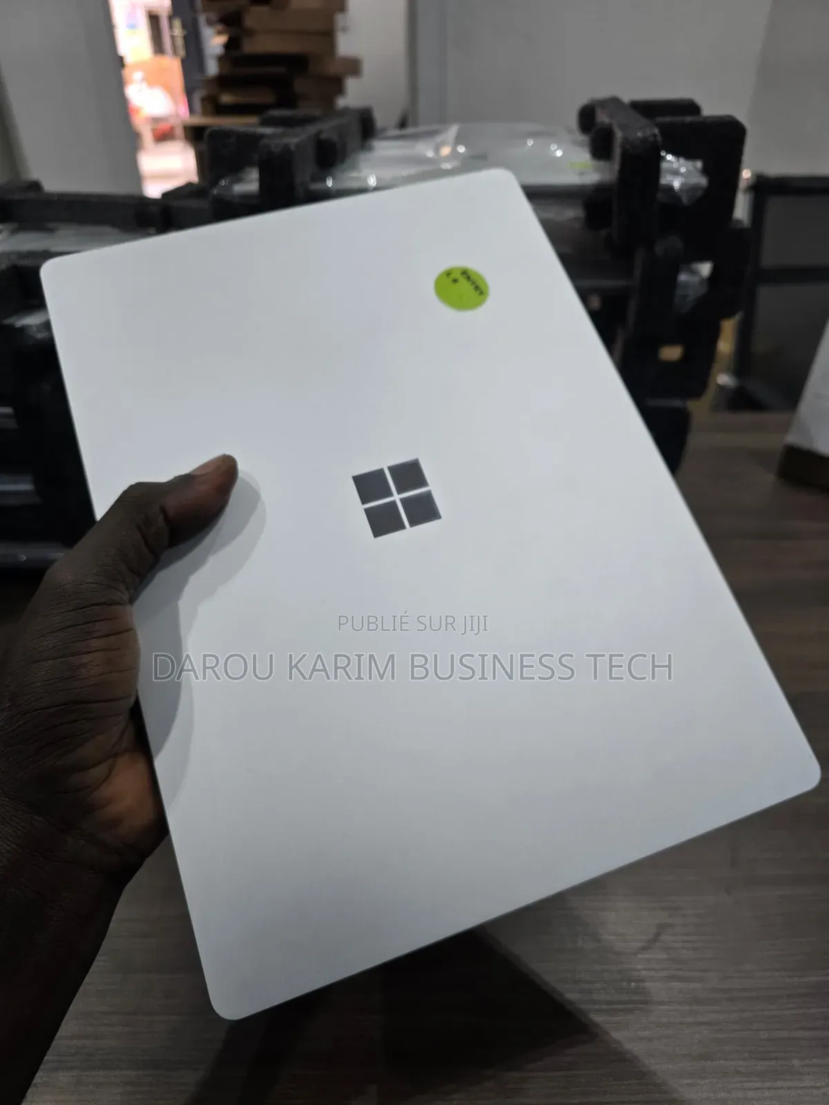 New Microsoft Surface Laptop 2 16GB Intel Core I7 SSD 512GB