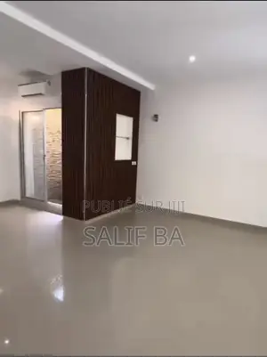4chbre Villa dans Yoff à Vendre