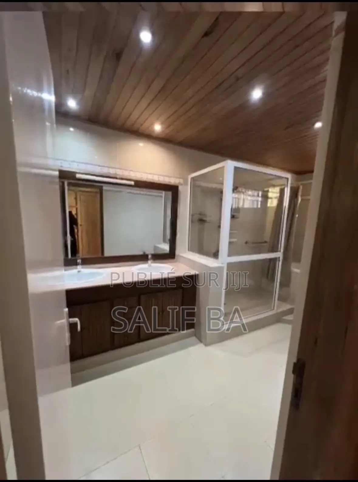 4chbre Villa dans Yoff à Vendre