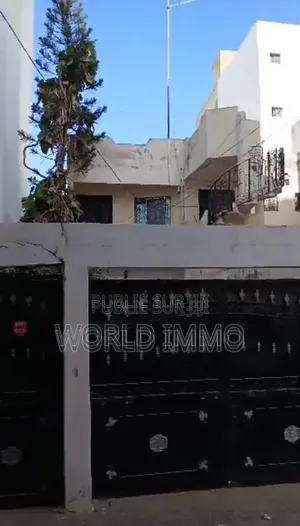 5chbre Villa dans Leo, Sicap-Liberté à Vendre