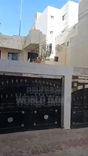 5chbre Villa dans Leo, Sicap-Liberté à Vendre