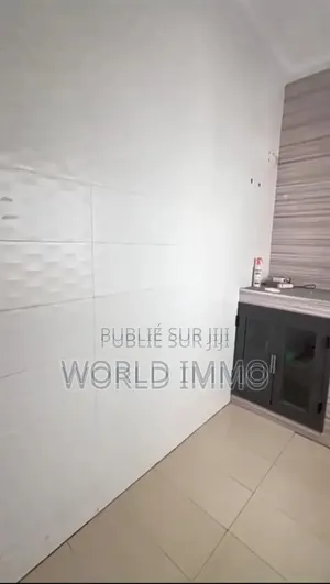 3chbre Appartement dans Gere, Ouakam à Louer