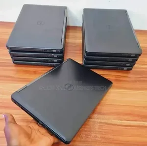 Photo - New Ordinateur Portable Dell Latitude 5440 8GB Intel Core I5 SSD 256GB