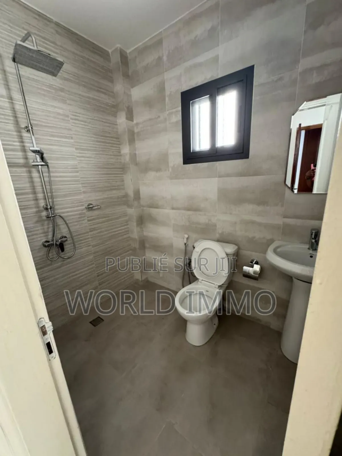 5chbre Villa dans Lalia, Mermoz Sacré-Cœur à Louer