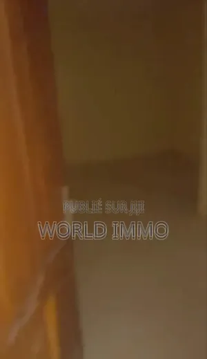 3chbre Appartement dans Lily, Yoff à Louer