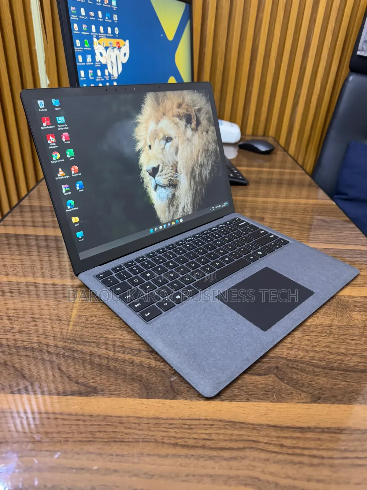 New Microsoft Surface Laptop 2 16GB Intel Core I7 SSD 512GB