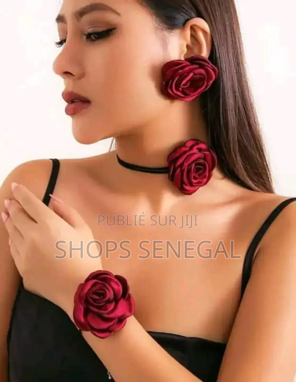Boucles d'Oreilles Bracelet Collier Orné De Roses