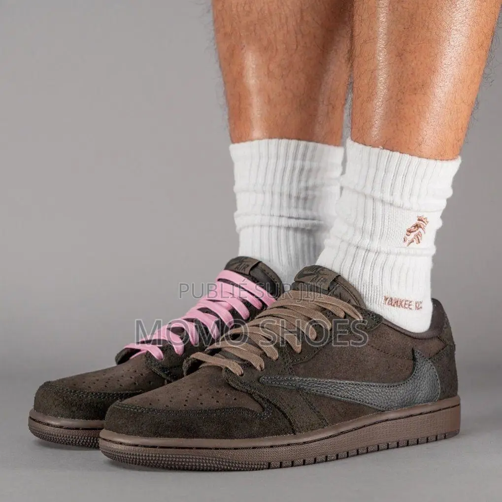 Chaussures Travis Scott