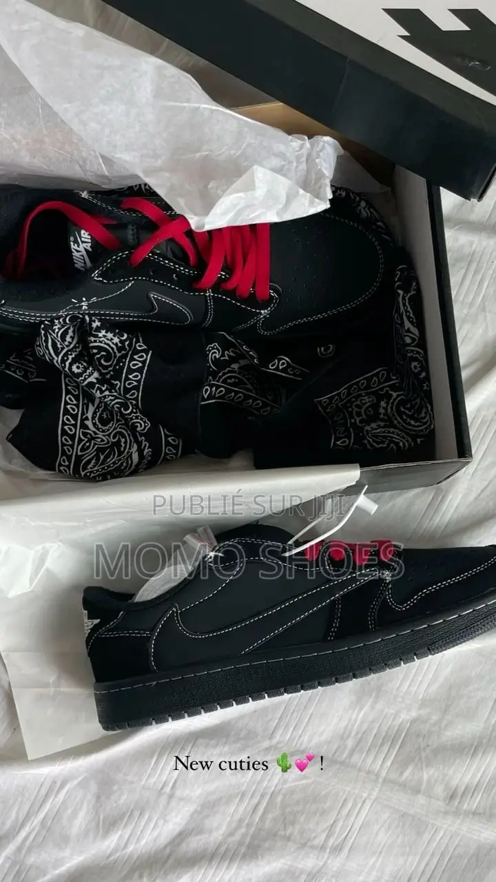 Chaussures Travis Scott