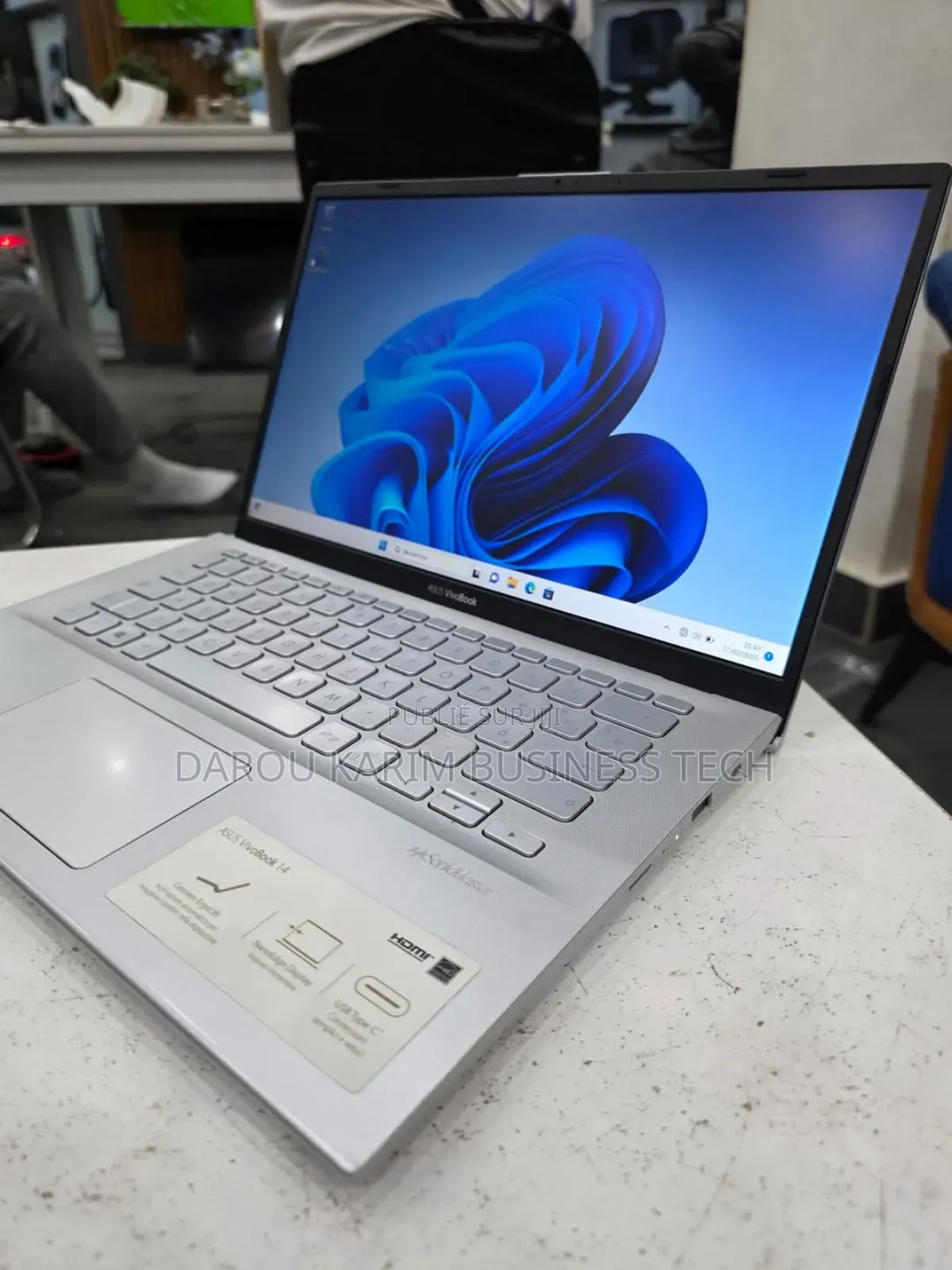 New Asus VivoBook X540SA 8GB Intel Core I3 SSD 256GB