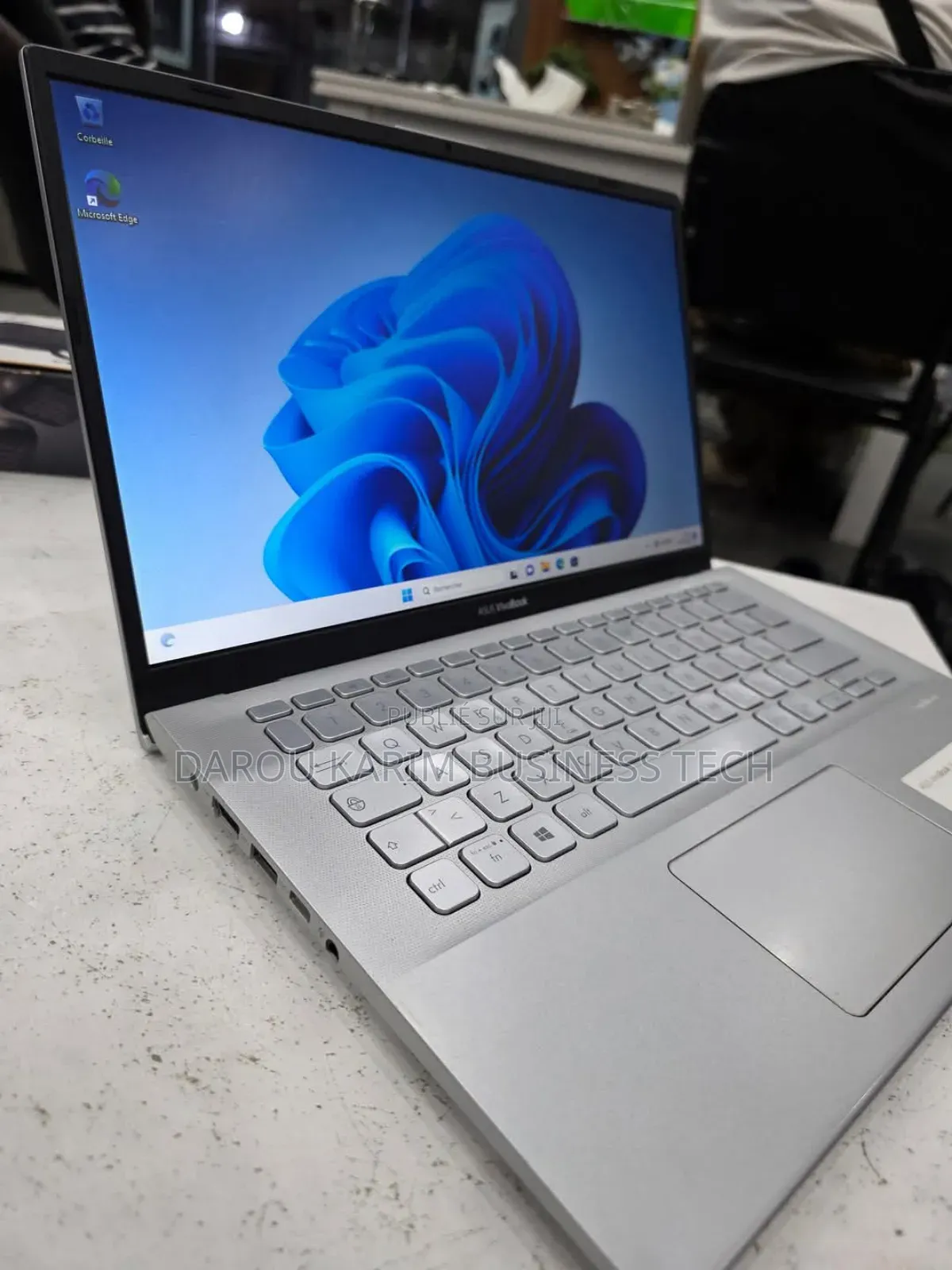 New Asus VivoBook X540SA 8GB Intel Core I3 SSD 256GB