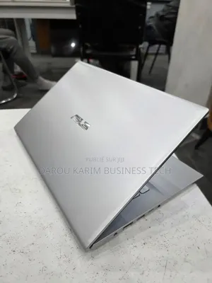New Asus VivoBook X540SA 8GB Intel Core I3 SSD 256GB