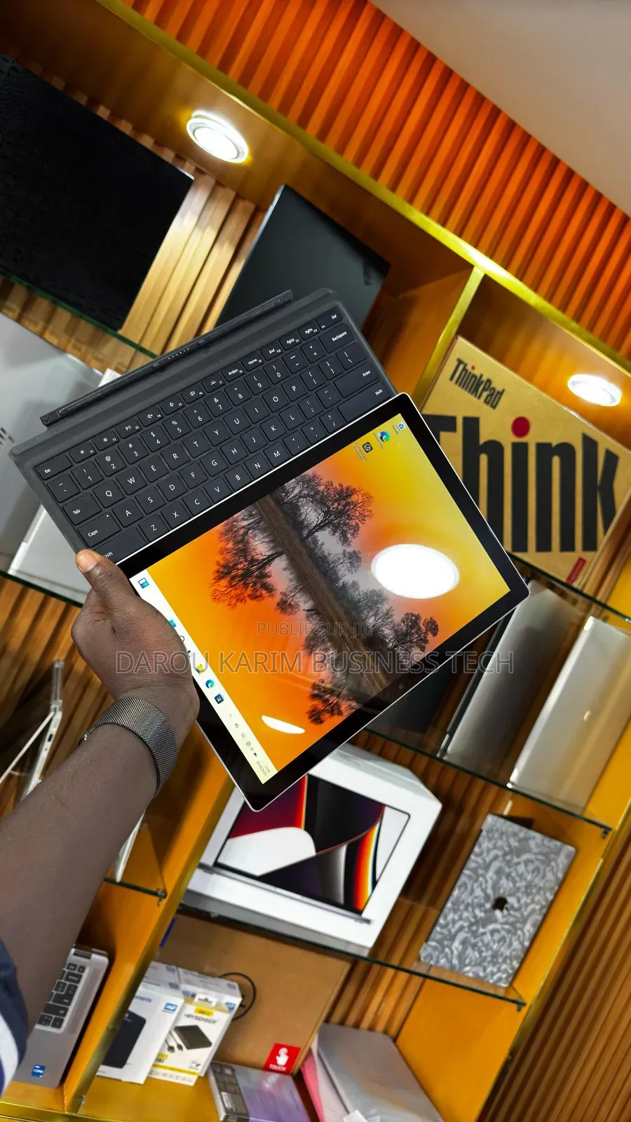 New Microsoft Surface Pro 5 8GB Intel Core I5 SSD 256GB