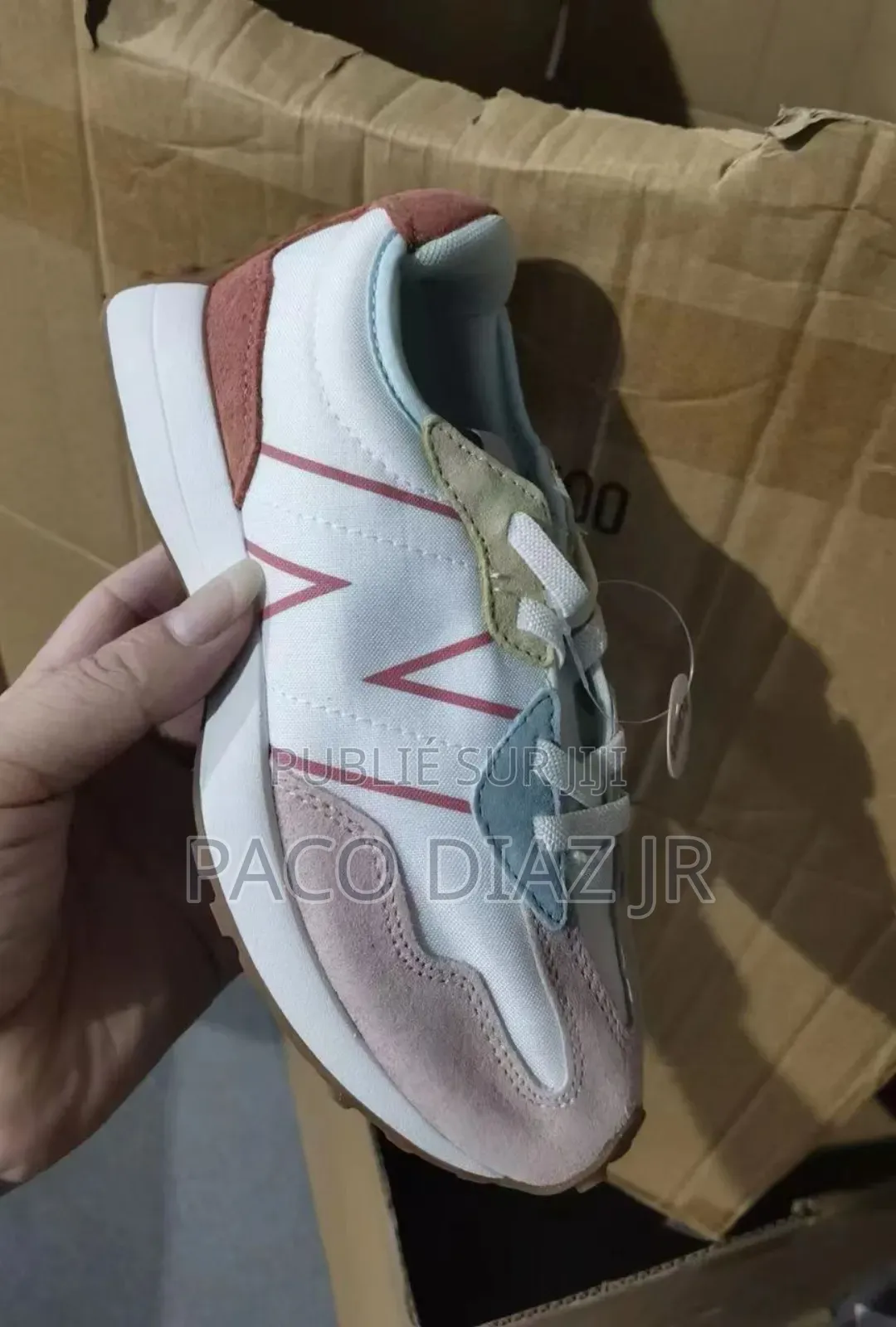 New Balance 327 Sneakers