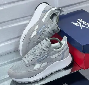 Reebok Sneakers