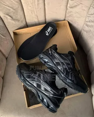 Asics Authentique by Of