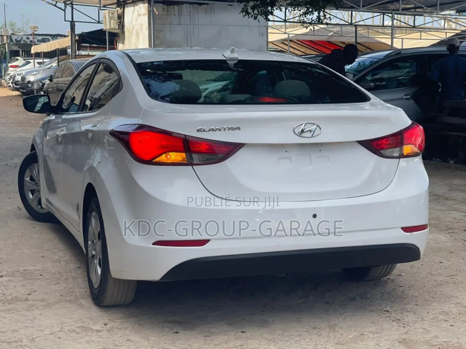 Hyundai Elantra 2016 Blanc cassé
