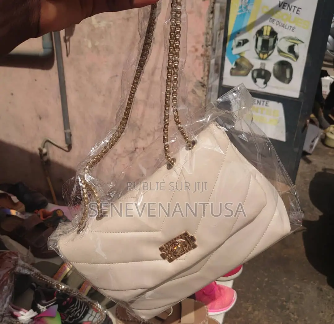 At Sacs Femmes Disponible