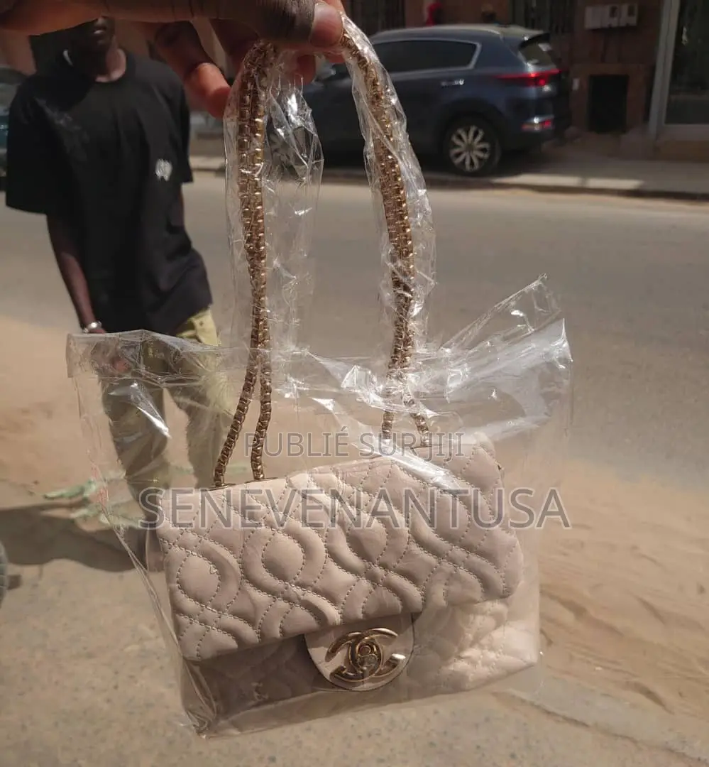 At Sacs Femmes Disponible