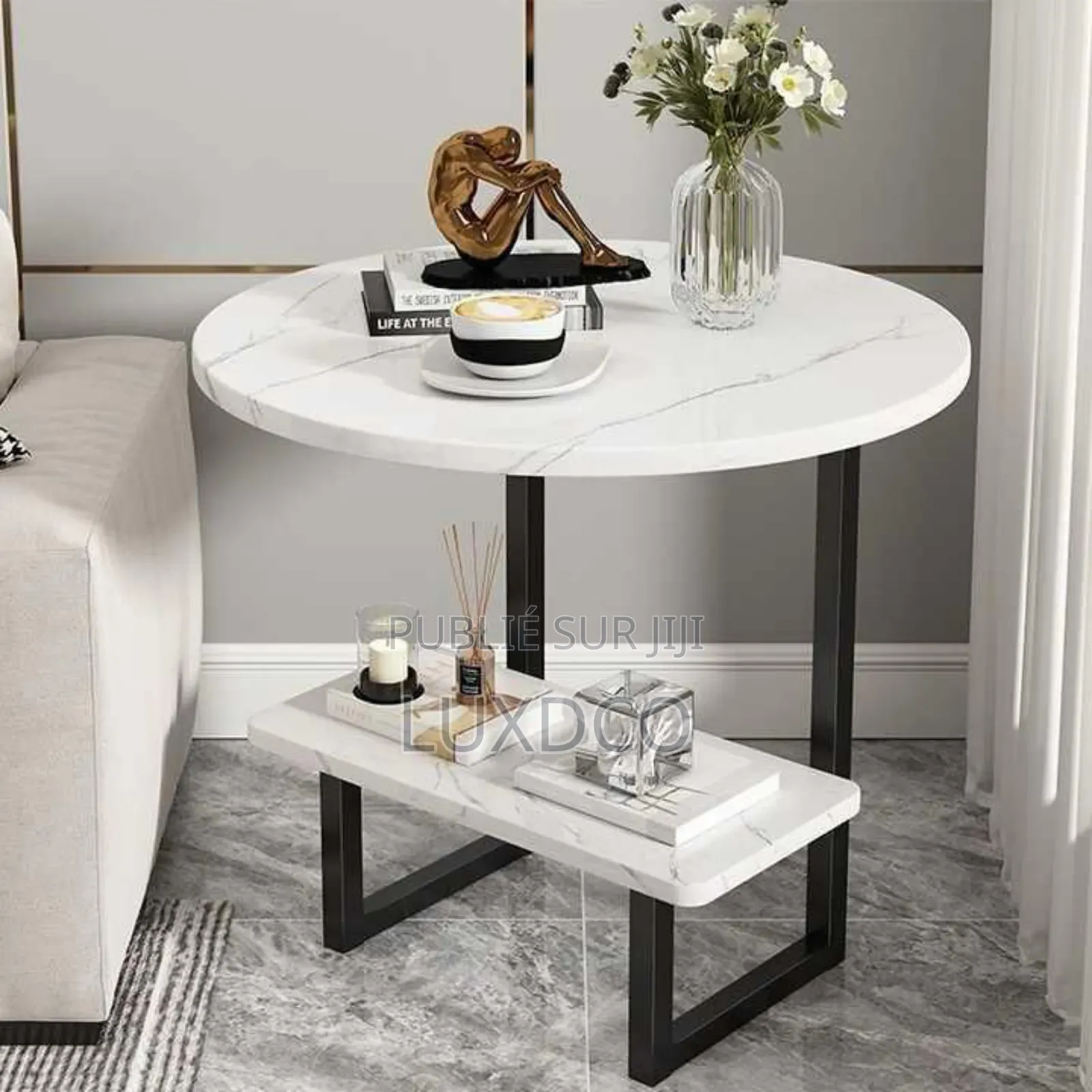 Table d'Appoint Moderne en Bois Avec Texture De Marbre