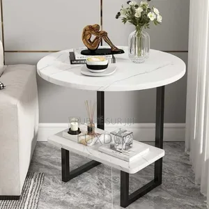 Table d'Appoint Moderne en Bois Avec Texture De Marbre