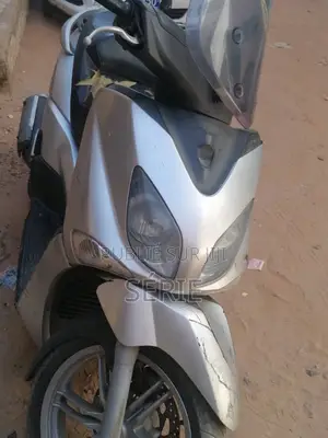 Yamaha Crux 2012 Gris