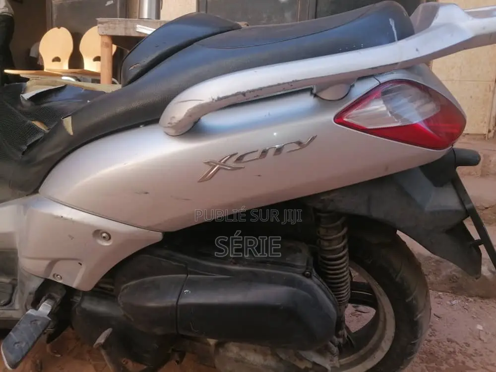 Yamaha Crux 2012 Gris