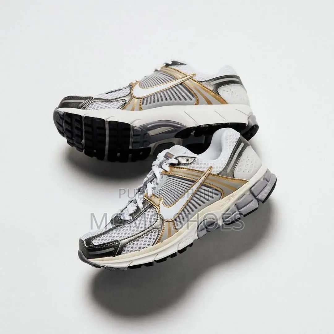 Chaussures Nike Vomero5