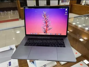 New Apple MacBook Pro 2017 16GB Intel Core I7 SSD 512GB