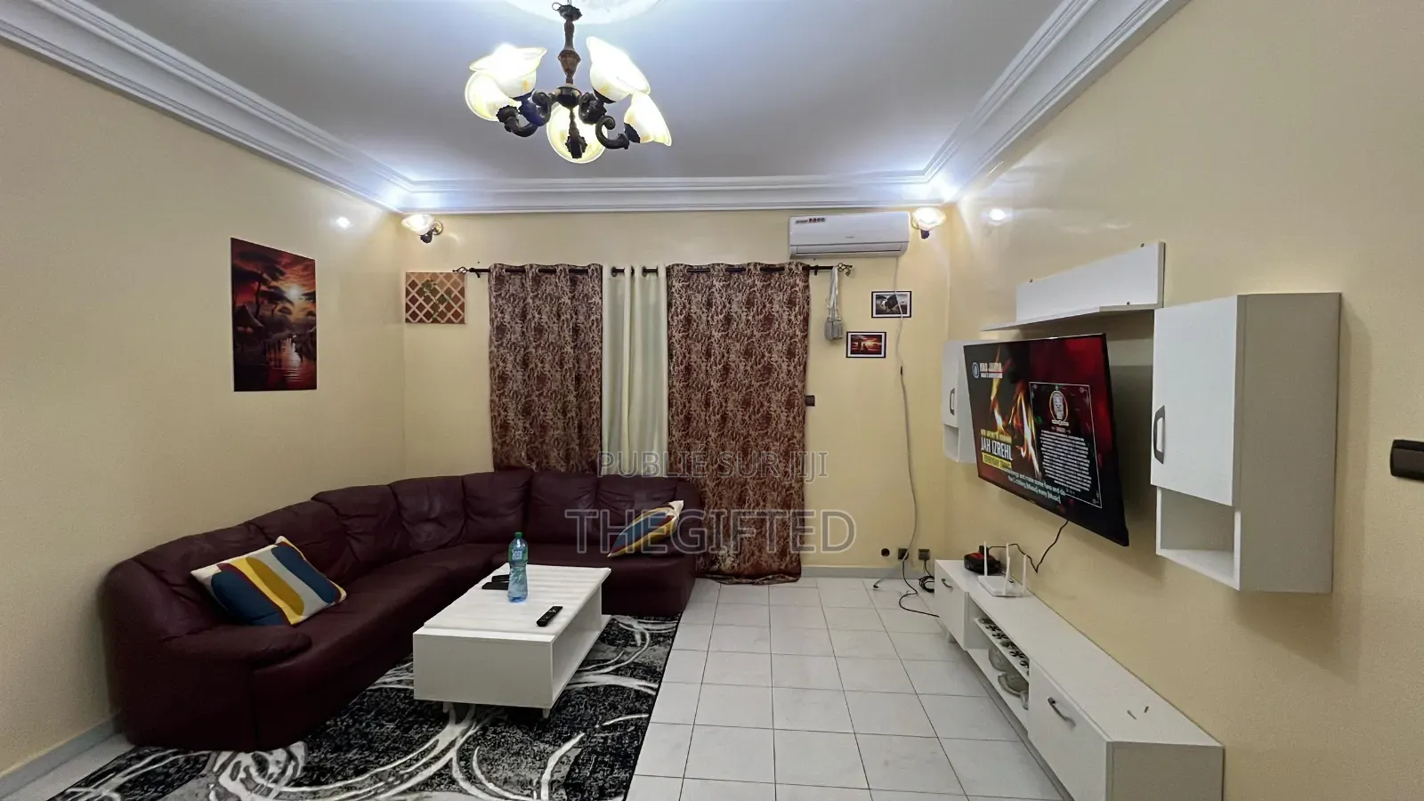 Furnished 2chbre Chambre et salon dans Diamond Offers, Almadies à Louer